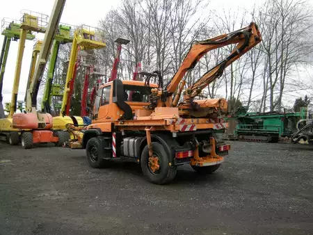 Náklaďák 2010 Mercedes-Benz Unimog U400 (6)