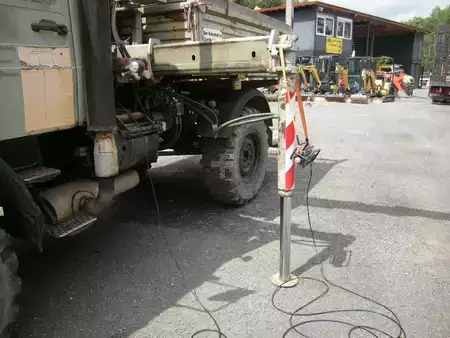 Mobilní jeřáby 1991 Mercedes-Benz Unimog U 1250 / U427/11 mit Kran (8)