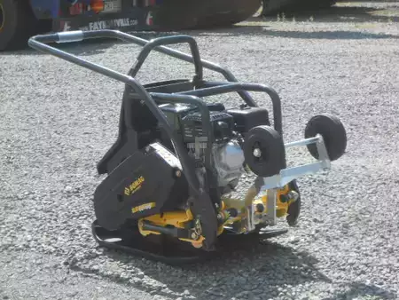 Compacteur à plaque 2017 BOMAG BP 12/40 (4)