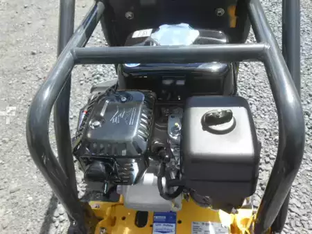 Compacteur à plaque 2017 BOMAG BP 12/40 (5)