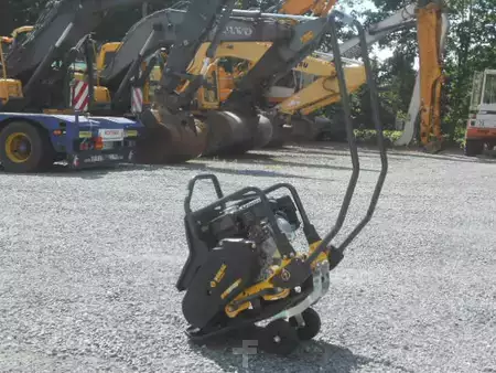 Compacteur à plaque 2017 BOMAG BP 12/40 (6)