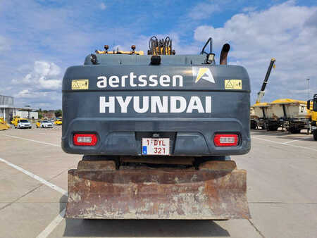 Hyundai HW210