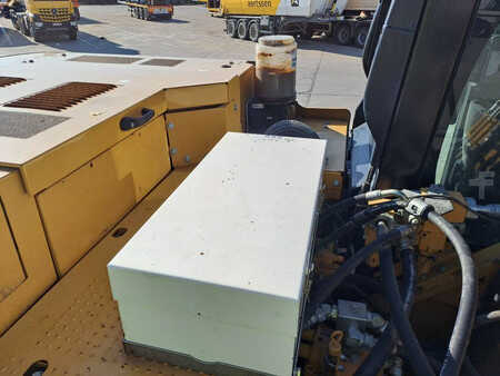 Pelles sur chenilles 2019 Caterpillar 330 (18)