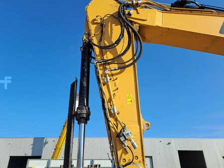 Pelles sur chenilles 2019 Caterpillar 330 (8)