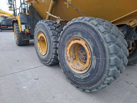 Knickgelenkte Muldenkipper/Dumper 2015 Komatsu HM 300-3 (20)