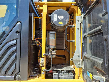 Rupsgraafmachines 2017 Caterpillar 330FLN (15)