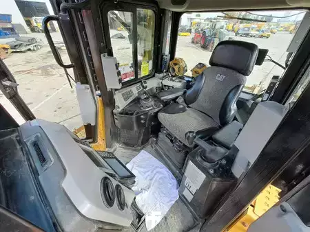 Buldożery 2019 Caterpillar D6T LGP + MS Ripper System One UC (Optional GPS) (17)