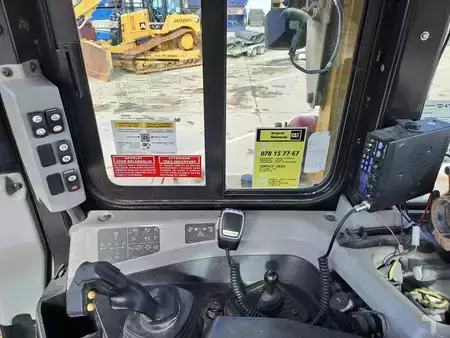 Buldożery 2019 Caterpillar D6T LGP + MS Ripper System One UC (Optional GPS) (21)