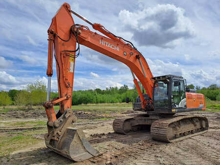 Hitachi ZX350LC-6 (NEW track + Trimble Earthworks GPS)