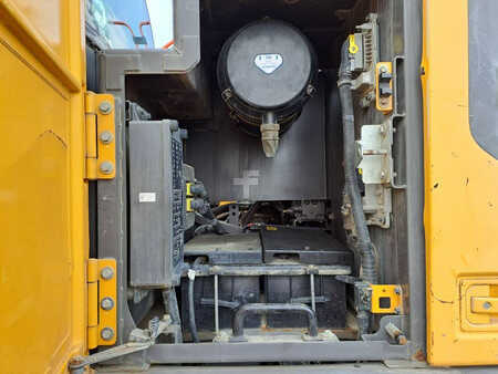 Rupsgraafmachines 2017 Volvo EC300EL (15)