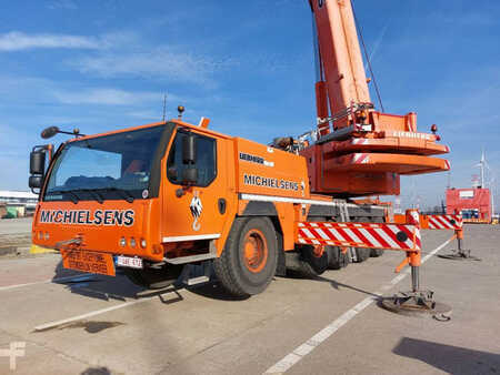 Liebherr LTM1100-5.2