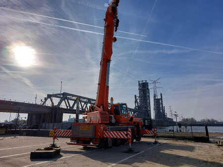 Liebherr LTM1100-5.2