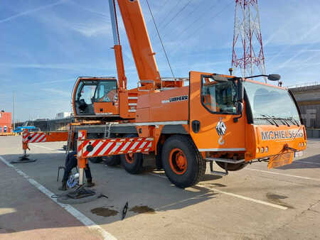 Liebherr LTM1100-5.2