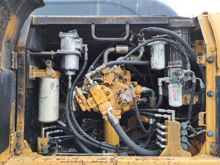 Rupsgraafmachines 2007 Caterpillar 330DL UHD (21M + GP Short Boom) (17)