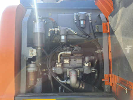 Mobilní bagry 2016 Hitachi ZX170W-5B (18)