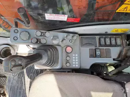 Escavatori gommati 2016 Hitachi ZX170W-5B (30)