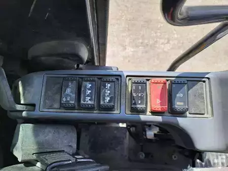 Escavatori gommati 2016 Hitachi ZX170W-5B (31)