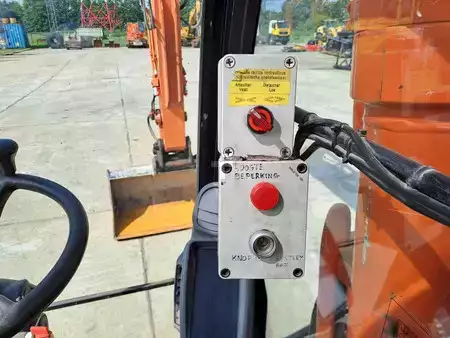 Escavatori gommati 2016 Hitachi ZX170W-5B (33)
