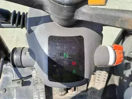 Escavatori gommati 2016 Hitachi ZX170W-5B (34)