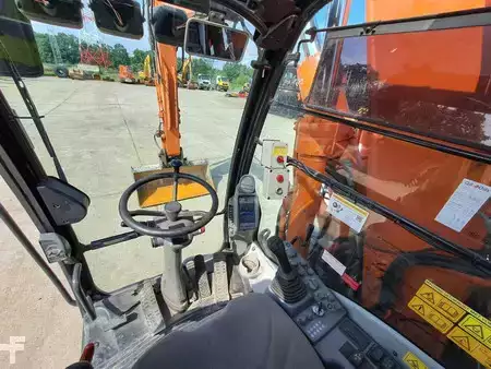 Escavatori gommati 2016 Hitachi ZX170W-5B (36)
