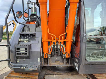 Hitachi ZX135US-6