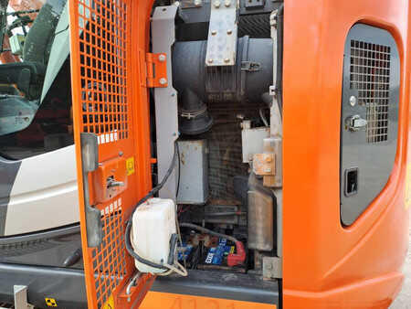 Korečková rýpadla 2017 Hitachi ZX135US-6 (16)