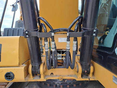 Bæltegraver 2018 Caterpillar 320 (2 Buckets) (12)