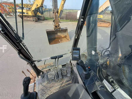 Korečková rýpadla 2017 Volvo EC220EL (24)