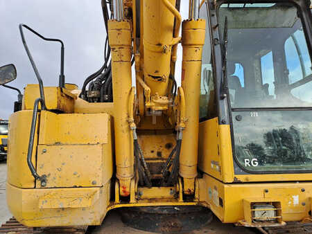 Komatsu PC228USLC-8