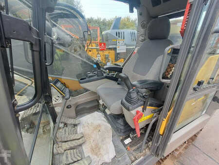 Korečková rýpadla 2017 Volvo ECR235EL (20)