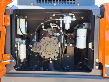 Korečková rýpadla 2025 DEVELON DX300LC-7M (16)