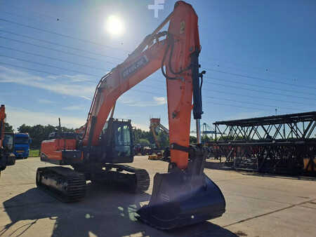 Korečková rýpadla 2025 DEVELON DX300LC-7M (6)