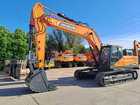 Korečková rýpadla 2025 DEVELON DX300LC-7M (7)