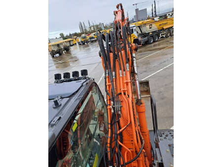 Koparki kołowe 2017 Hitachi ZX140WTB-6 (Topcon GPS+Engcon Rototilt) (25)