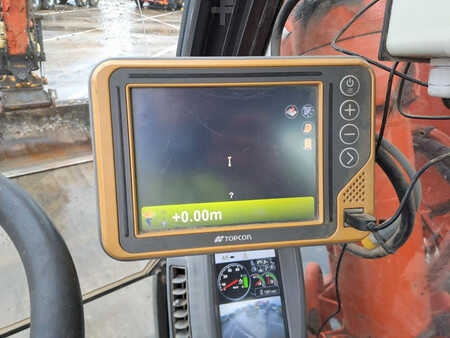 Koparki kołowe 2017 Hitachi ZX140WTB-6 (Topcon GPS+Engcon Rototilt) (35)