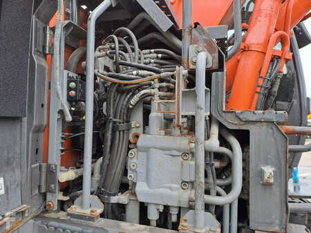 Mobilní bagry 2018 Hitachi ZX170W-6-2P (17)