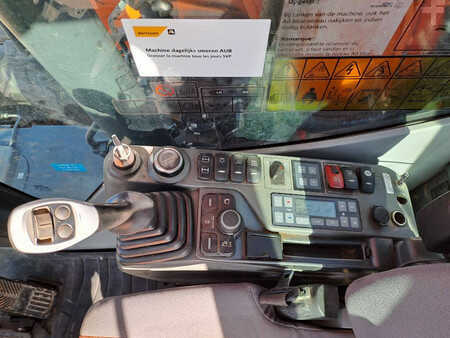 Escavadora de rodas 2018 Doosan DX140W-5 (21)