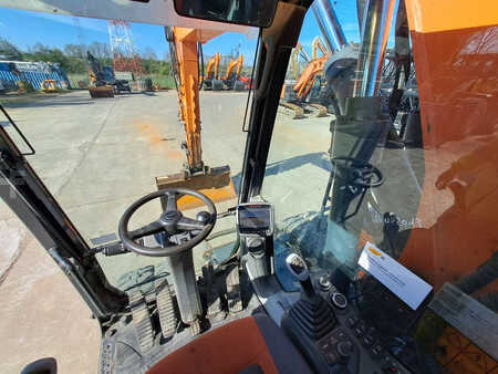 Escavadora de rodas 2018 Doosan DX140W-5 (23)