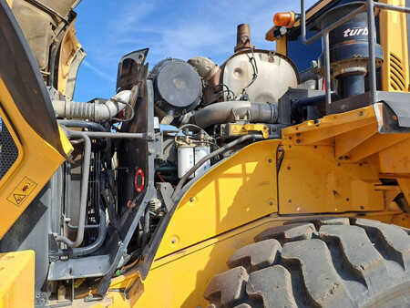 Ładowarki kołowe 2016 Volvo L 180 H (14)