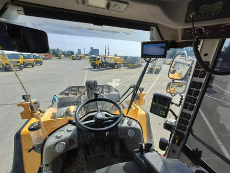 Ładowarki kołowe 2016 Volvo L 180 H (18)