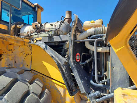 Kolové nakladače 2011 Volvo L180G (15)