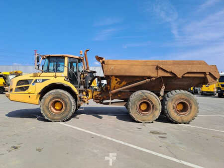 Knickgelenkte Muldenkipper/Dumper 2013 Volvo A25F (1)