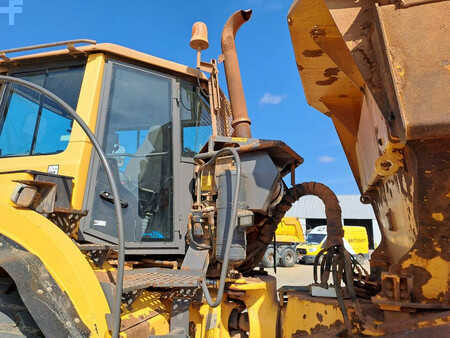 Knickgelenkte Muldenkipper/Dumper 2013 Volvo A25F (14)