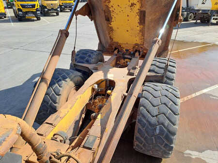 Knickgelenkte Muldenkipper/Dumper 2013 Volvo A25F (15)