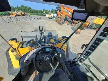 Ładowarki kołowe 2017 Volvo L 180 H (23)