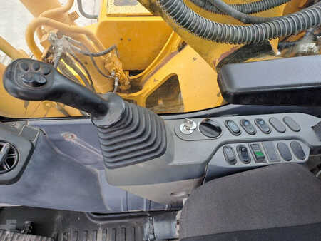 Escavadora de rastos 2016 Komatsu HB 215 LC-2 (28)