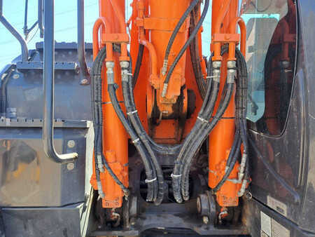 Escavadora de rodas 2016 Hitachi ZX 170 W-5 B (10)