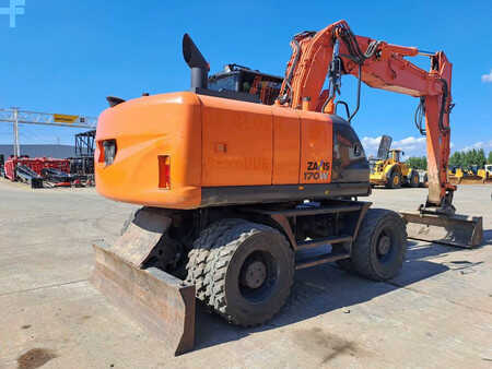 Escavadora de rodas 2016 Hitachi ZX 170 W-5 B (4)