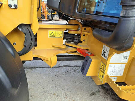 Kolové nakladače 2024 Caterpillar 906 (Bucket+Forks) (13)