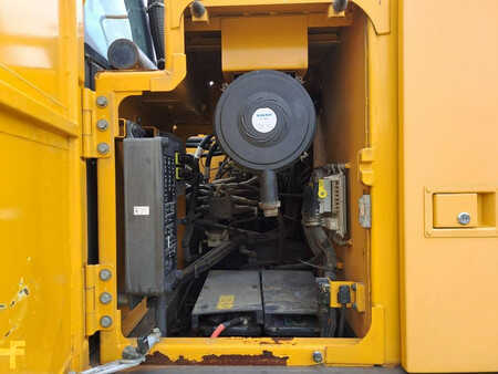 Escavadora de rastos 2015 Volvo EC 220 EL (New Undercarriage) (16)